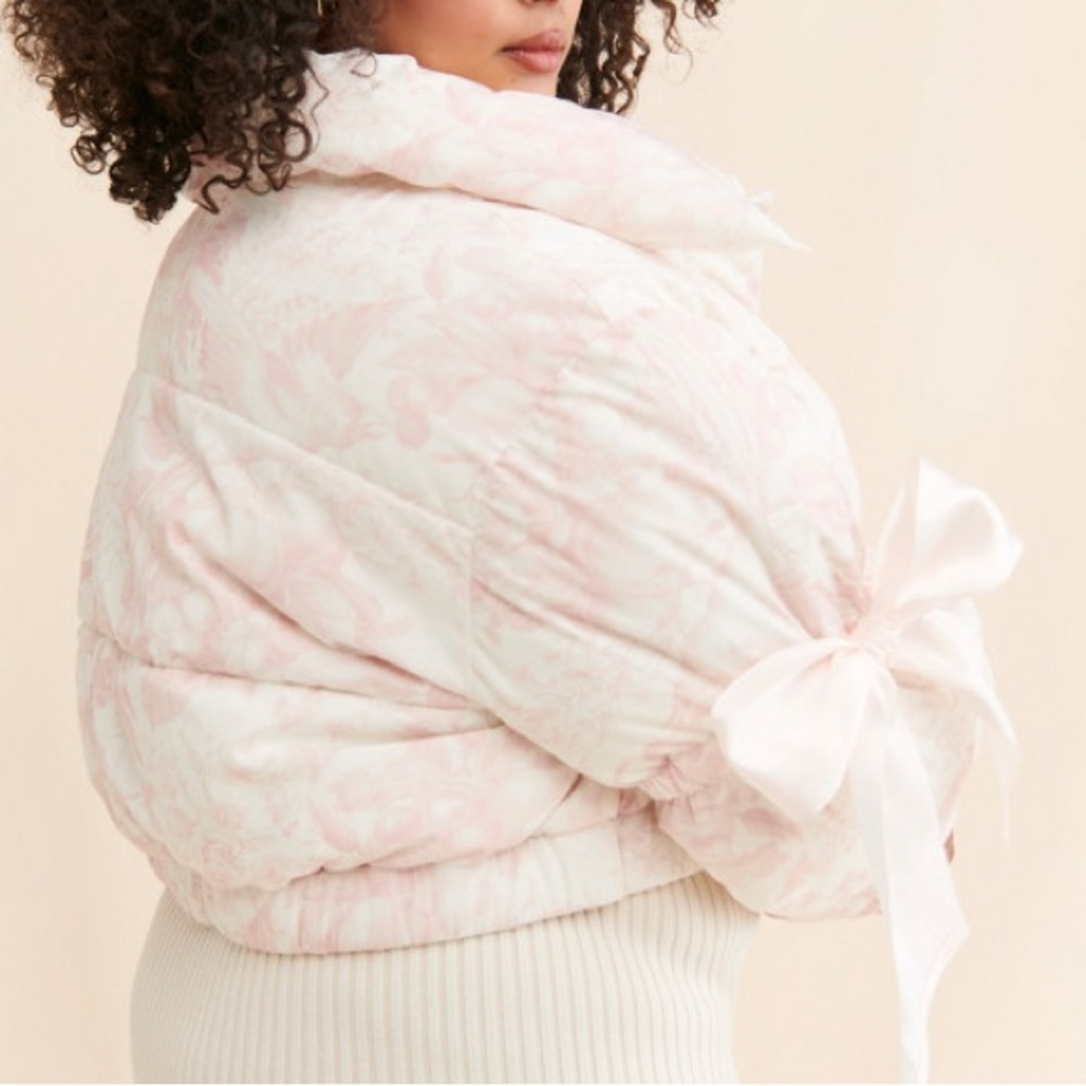 Selkie • Marshmallow Printed Cropped Puffer Coat - Picture 8 of 17